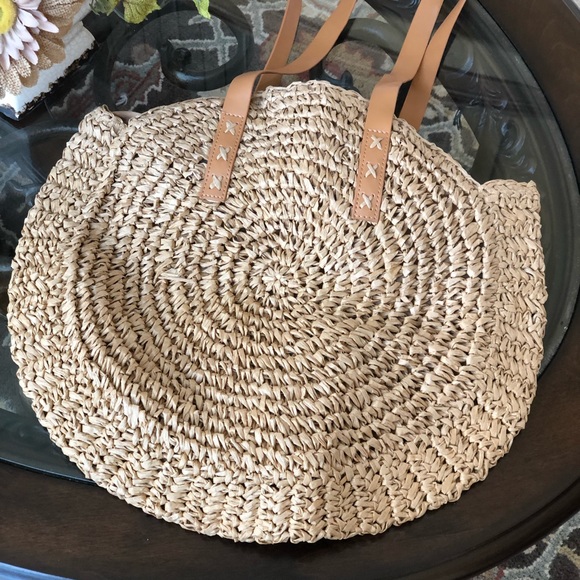 Trendy Straw Tote - Picture 4 of 7